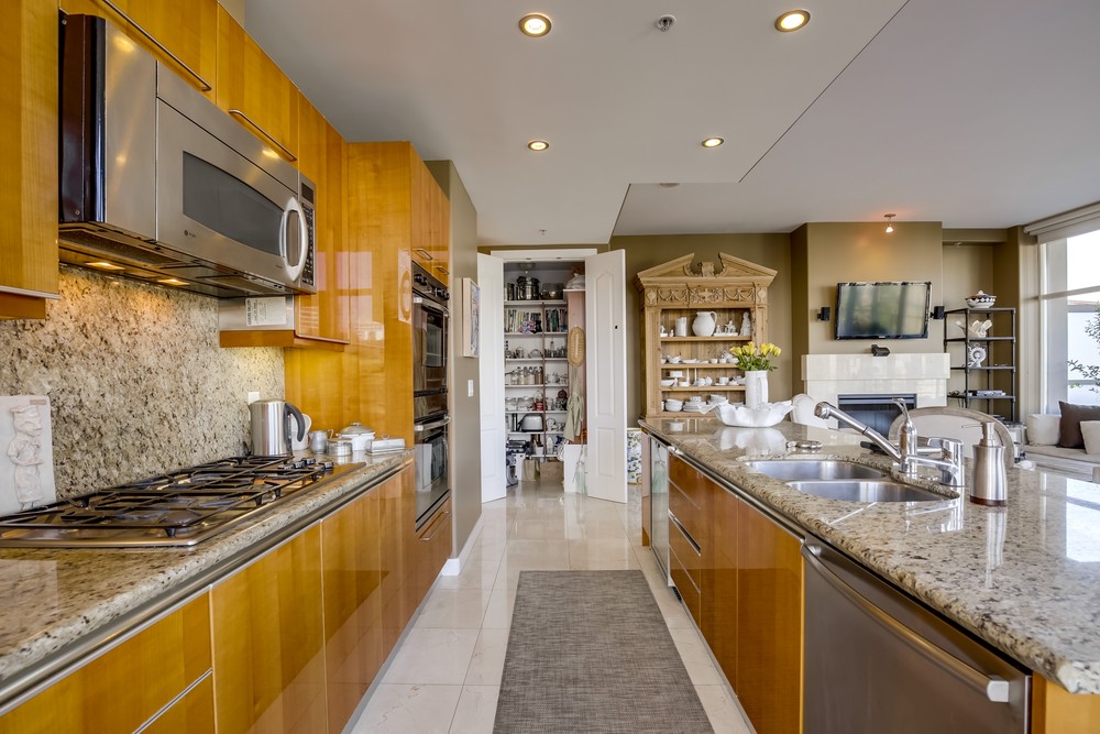 Virtual tour photo 20 of 56 for 550 Front St #305
