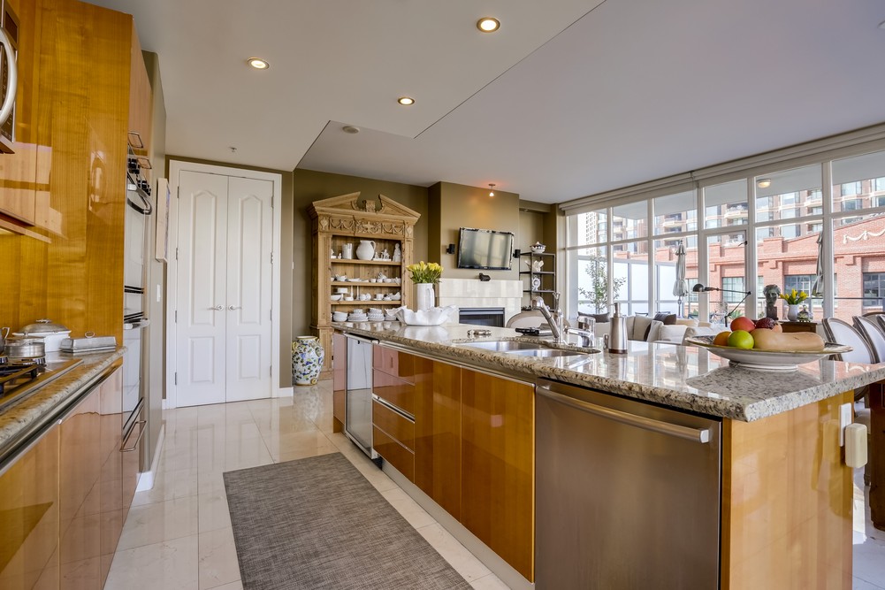 Virtual tour photo 19 of 56 for 550 Front St #305