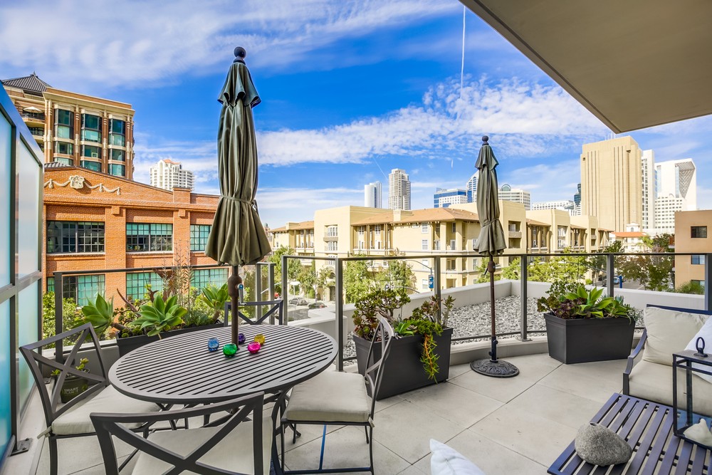 Virtual tour photo 27 of 56 for 550 Front St #305