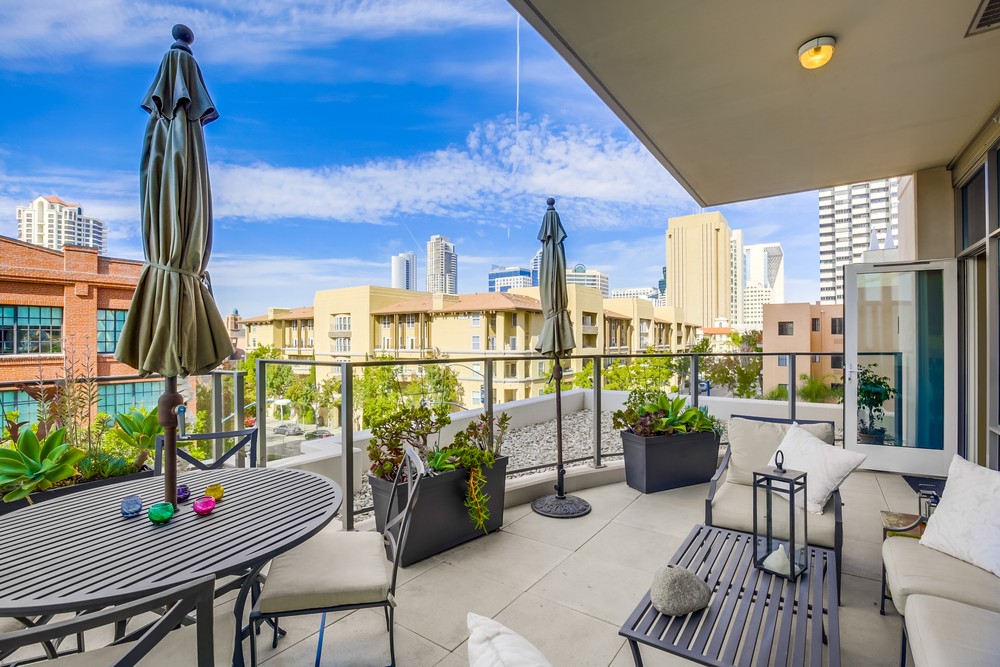 Virtual tour photo 28 of 56 for 550 Front St #305