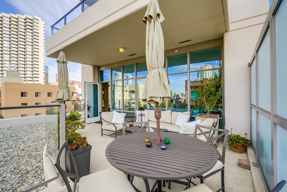 Virtual tour photo 29 of 56 for 550 Front St #305