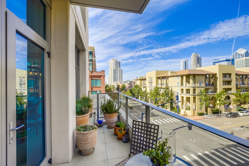 Virtual tour photo 30 of 56 for 550 Front St #305