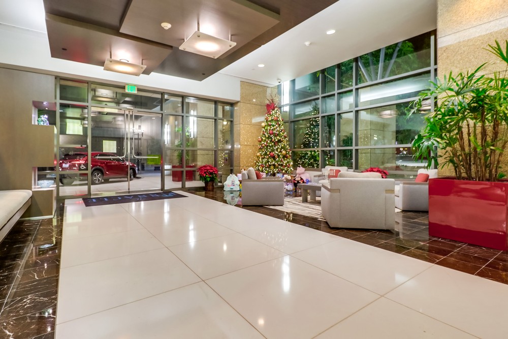 Virtual tour photo 5 of 75 for 550 Front St Unit 2402