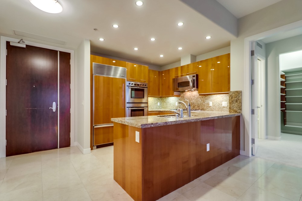Virtual tour photo 14 of 75 for 550 Front St Unit 2402