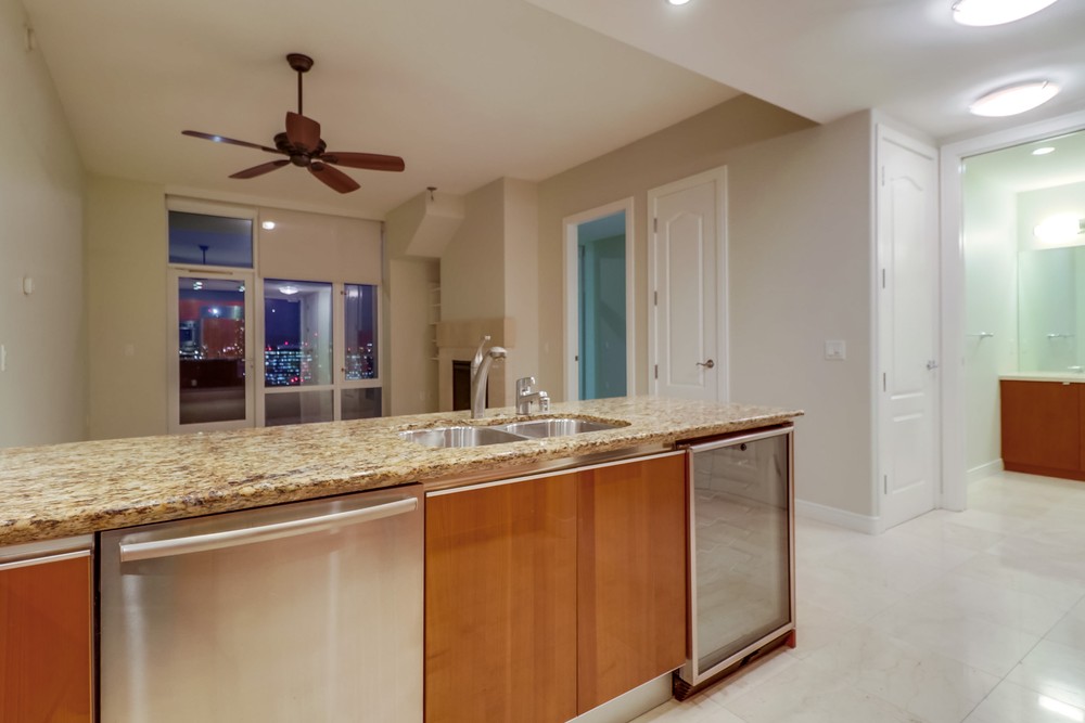Virtual tour photo 23 of 75 for 550 Front St Unit 2402
