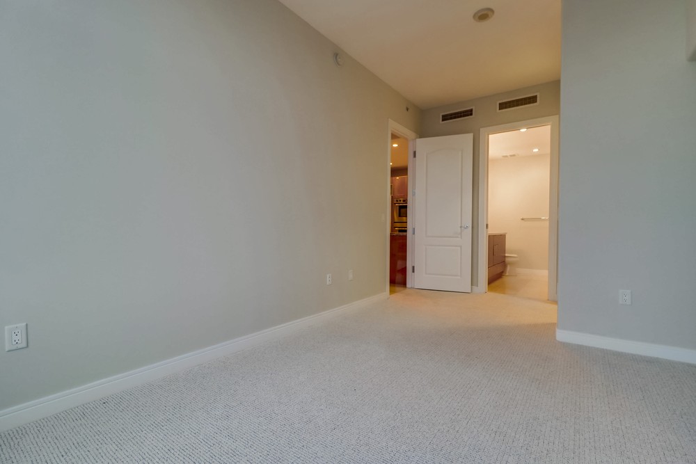 Virtual tour photo 31 of 75 for 550 Front St Unit 2402