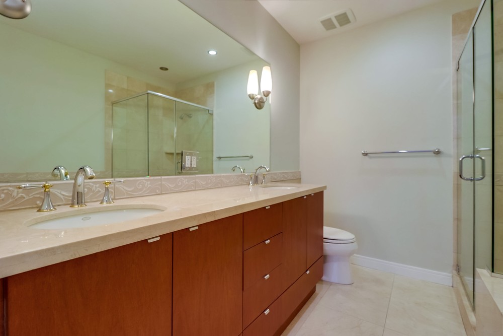 Virtual tour photo 32 of 75 for 550 Front St Unit 2402