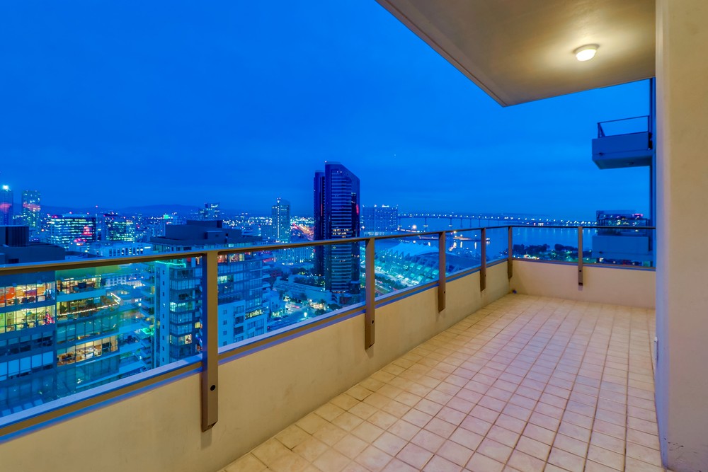 Virtual tour photo 43 of 75 for 550 Front St Unit 2402