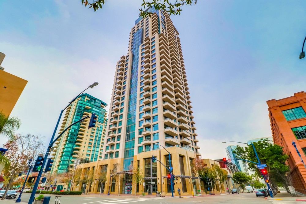 Virtual tour photo 62 of 75 for 550 Front St Unit 2402