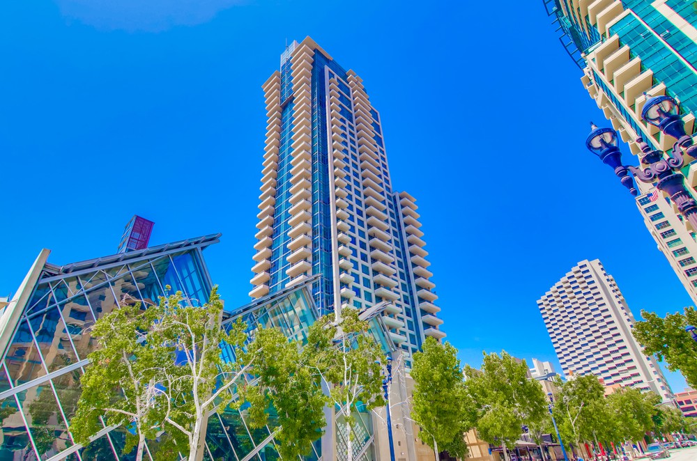 Virtual tour photo 3 of 63 for 550 Front St Unit 807