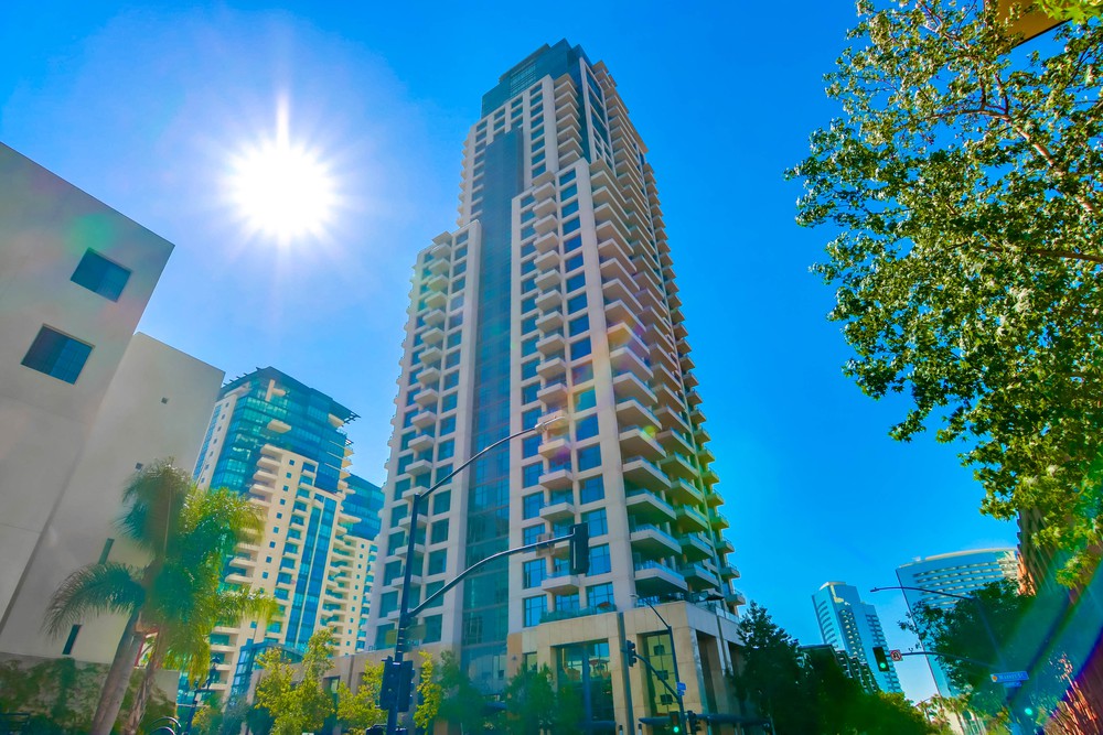 Virtual tour photo 1 of 52 for 550 Front St Unit 908