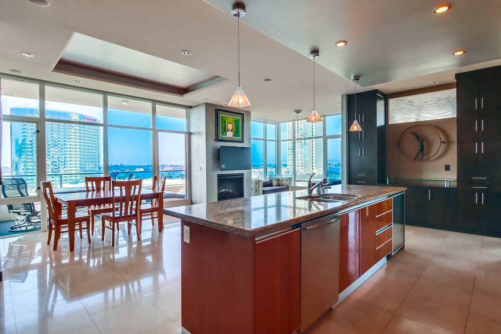 Virtual tour photo 5 of 52 for 550 Front St Unit 908