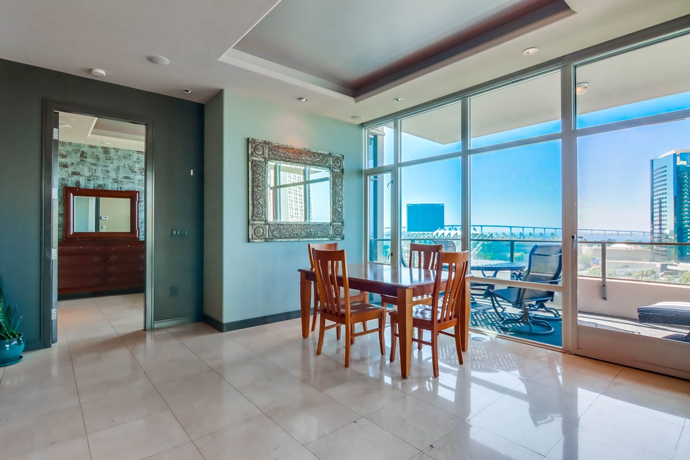 Virtual tour photo 7 of 52 for 550 Front St Unit 908