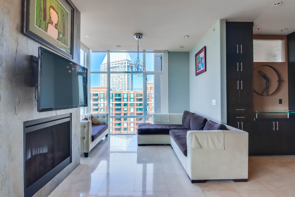 Virtual tour photo 9 of 52 for 550 Front St Unit 908