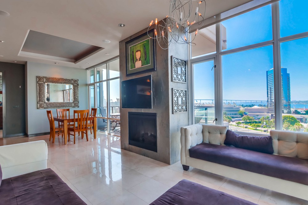 Virtual tour photo 12 of 52 for 550 Front St Unit 908