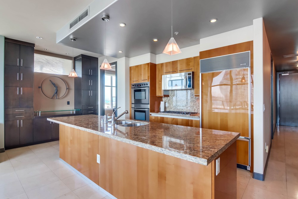 Virtual tour photo 18 of 52 for 550 Front St Unit 908