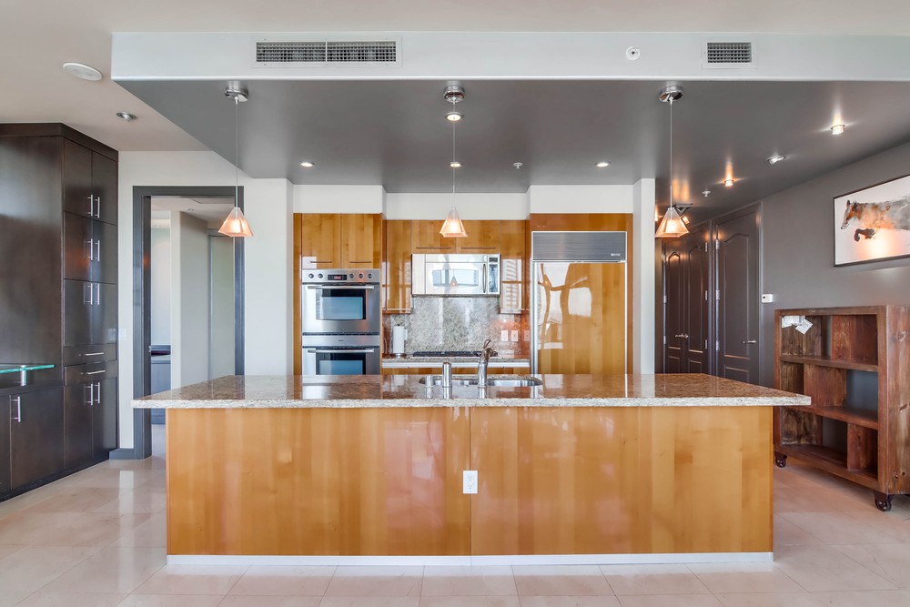 Virtual tour photo 19 of 52 for 550 Front St Unit 908