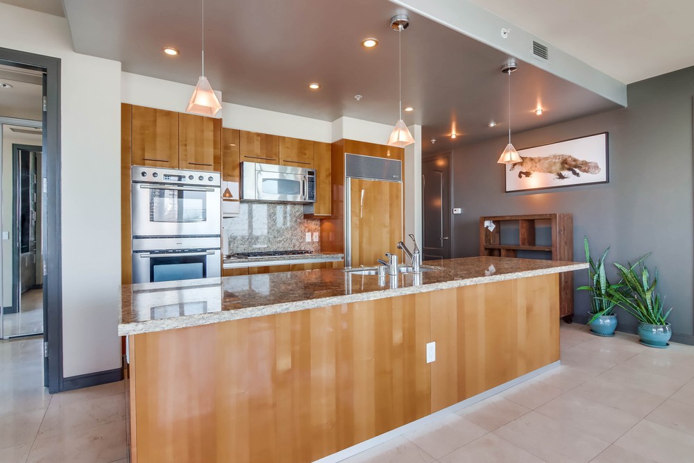Virtual tour photo 20 of 52 for 550 Front St Unit 908