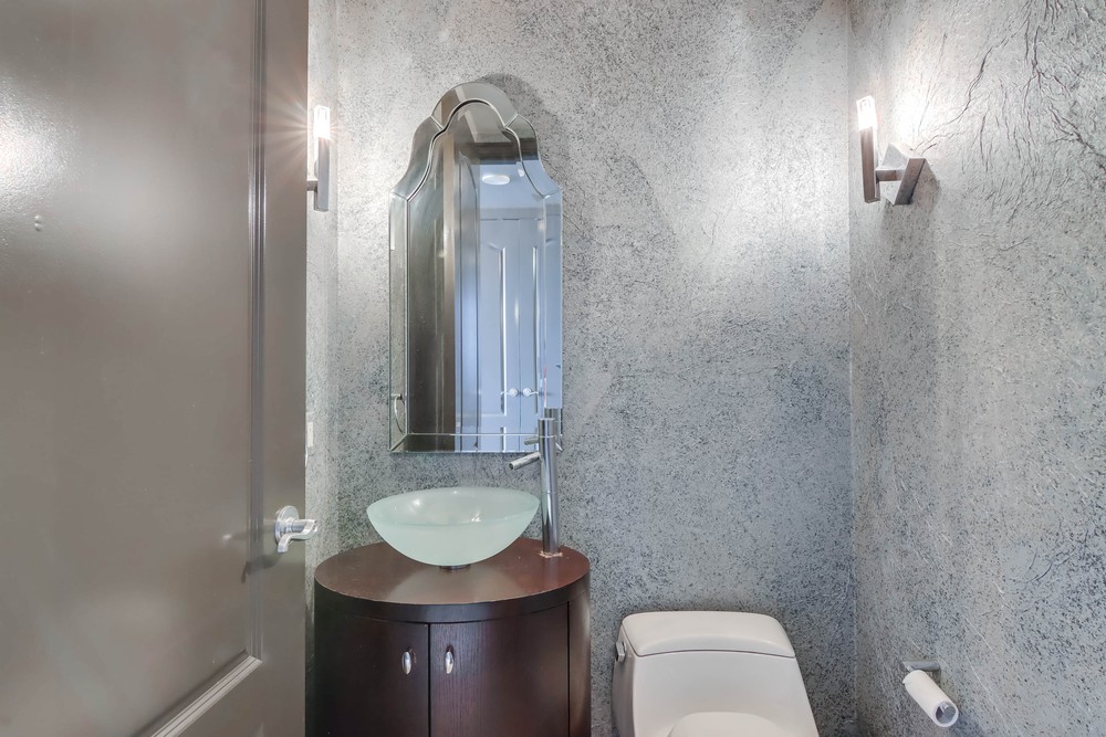 Virtual tour photo 24 of 52 for 550 Front St Unit 908