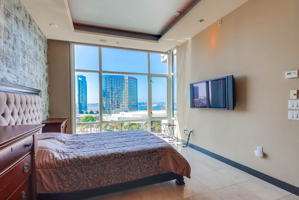 Virtual tour photo 38 of 52 for 550 Front St Unit 908