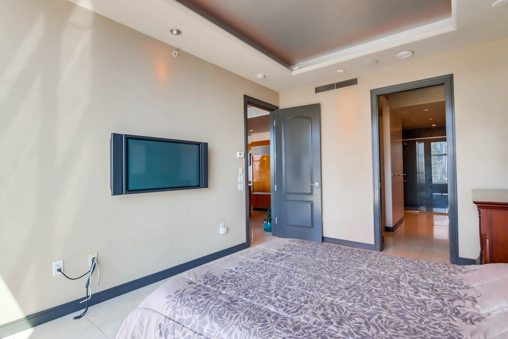 Virtual tour photo 40 of 52 for 550 Front St Unit 908
