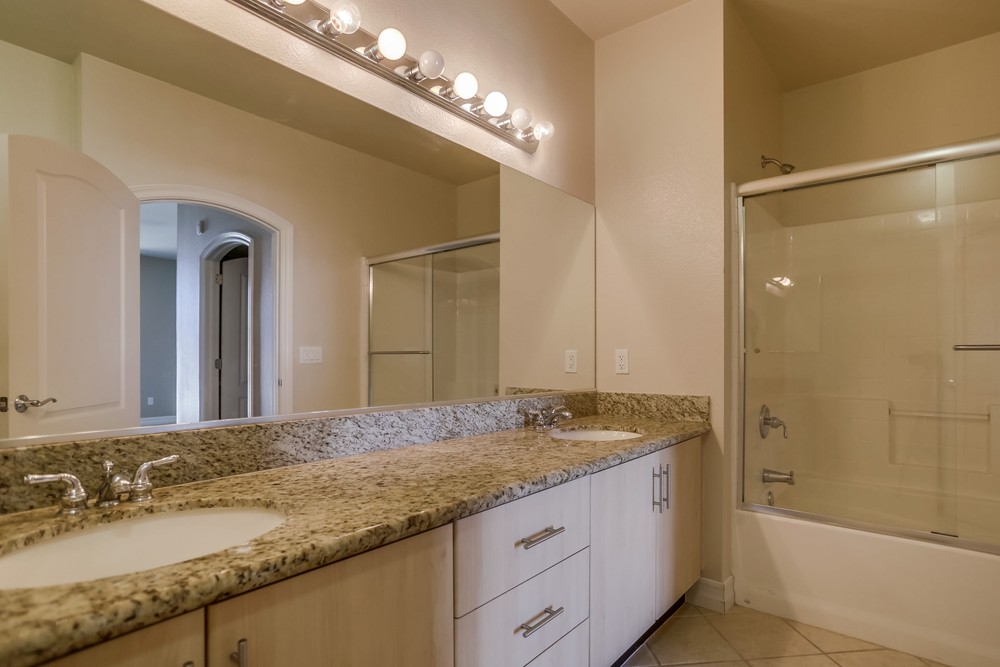 Virtual tour photo 28 of 54 for 550 Park Blvd