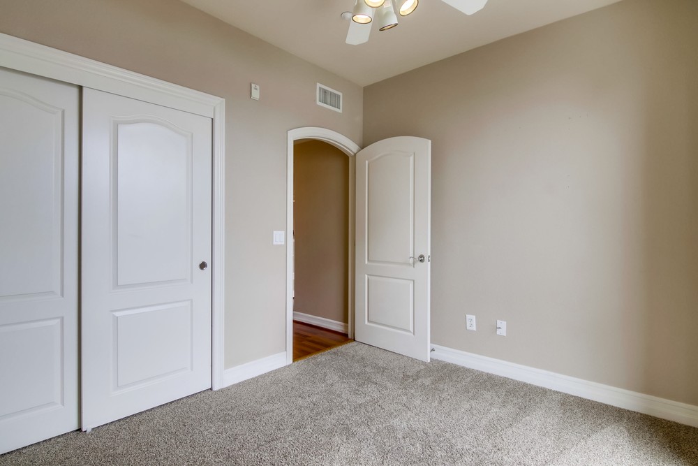 Virtual tour photo 31 of 54 for 550 Park Blvd