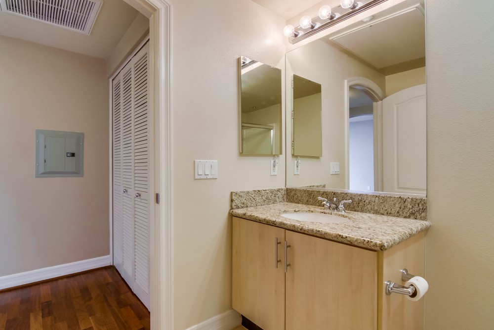 Virtual tour photo 35 of 54 for 550 Park Blvd