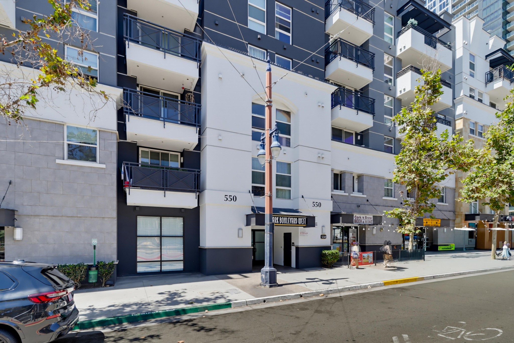 Virtual tour photo 1 of 48 for 550 Park Blvd