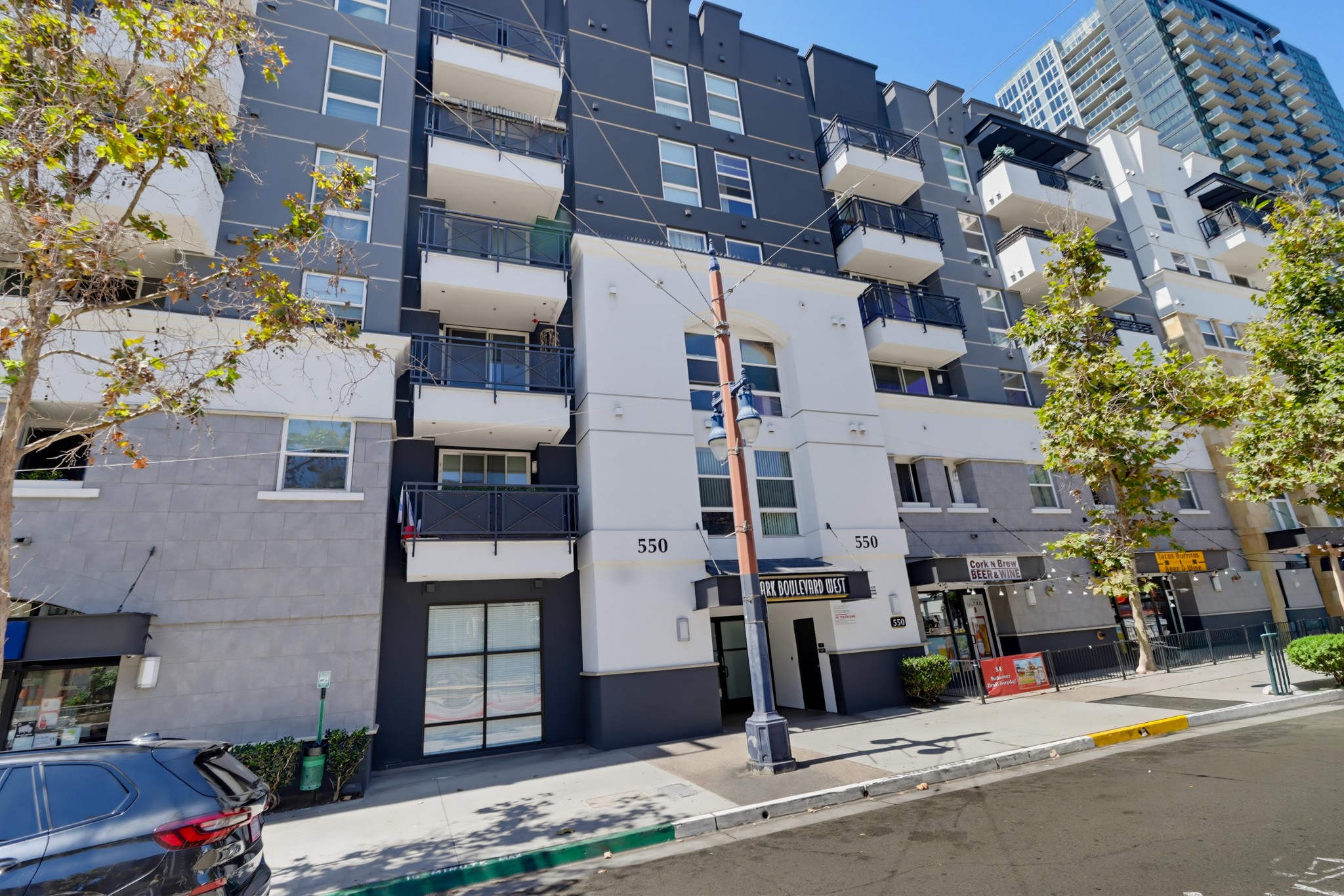 Virtual tour photo 3 of 48 for 550 Park Blvd
