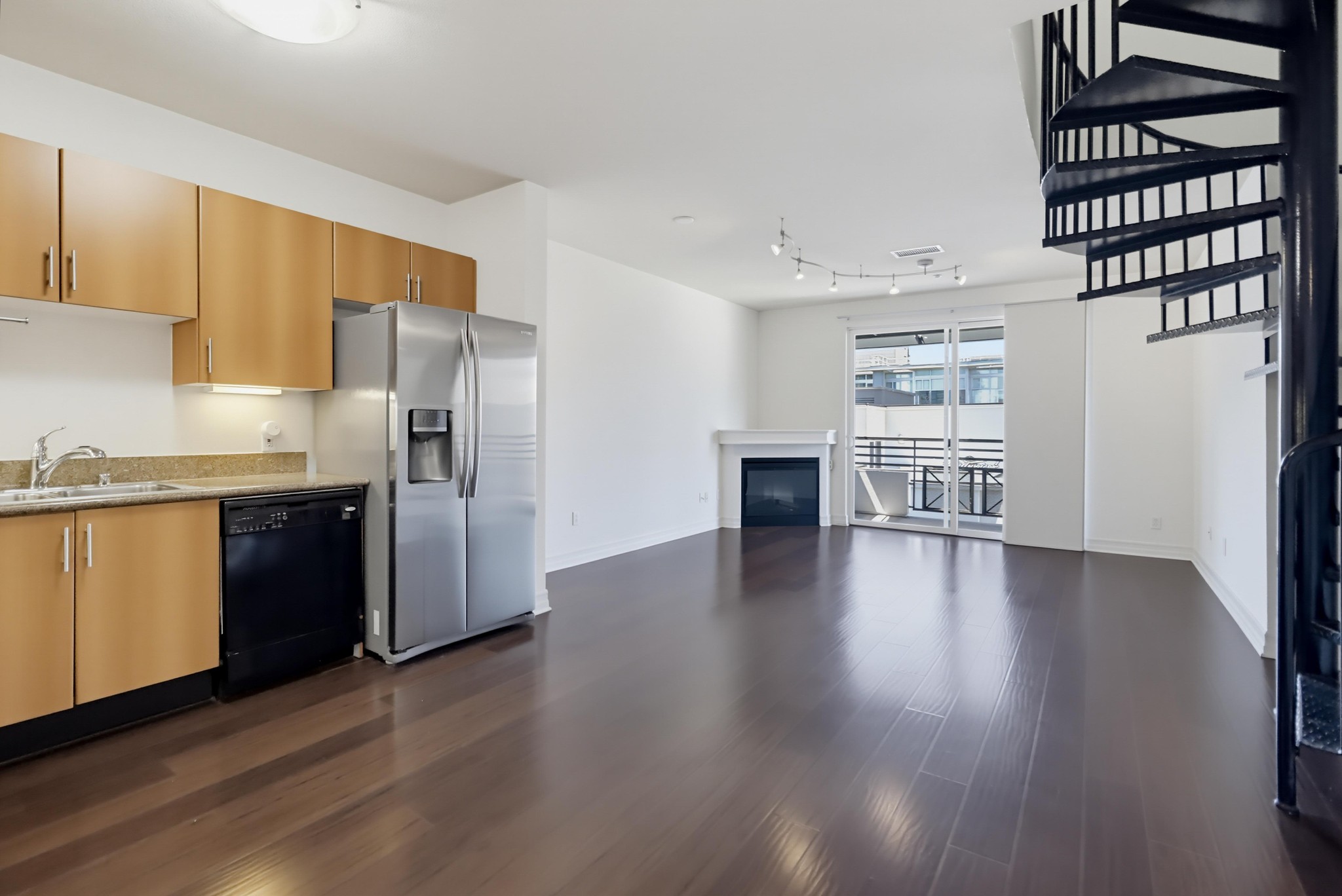 Virtual tour photo 8 of 48 for 550 Park Blvd