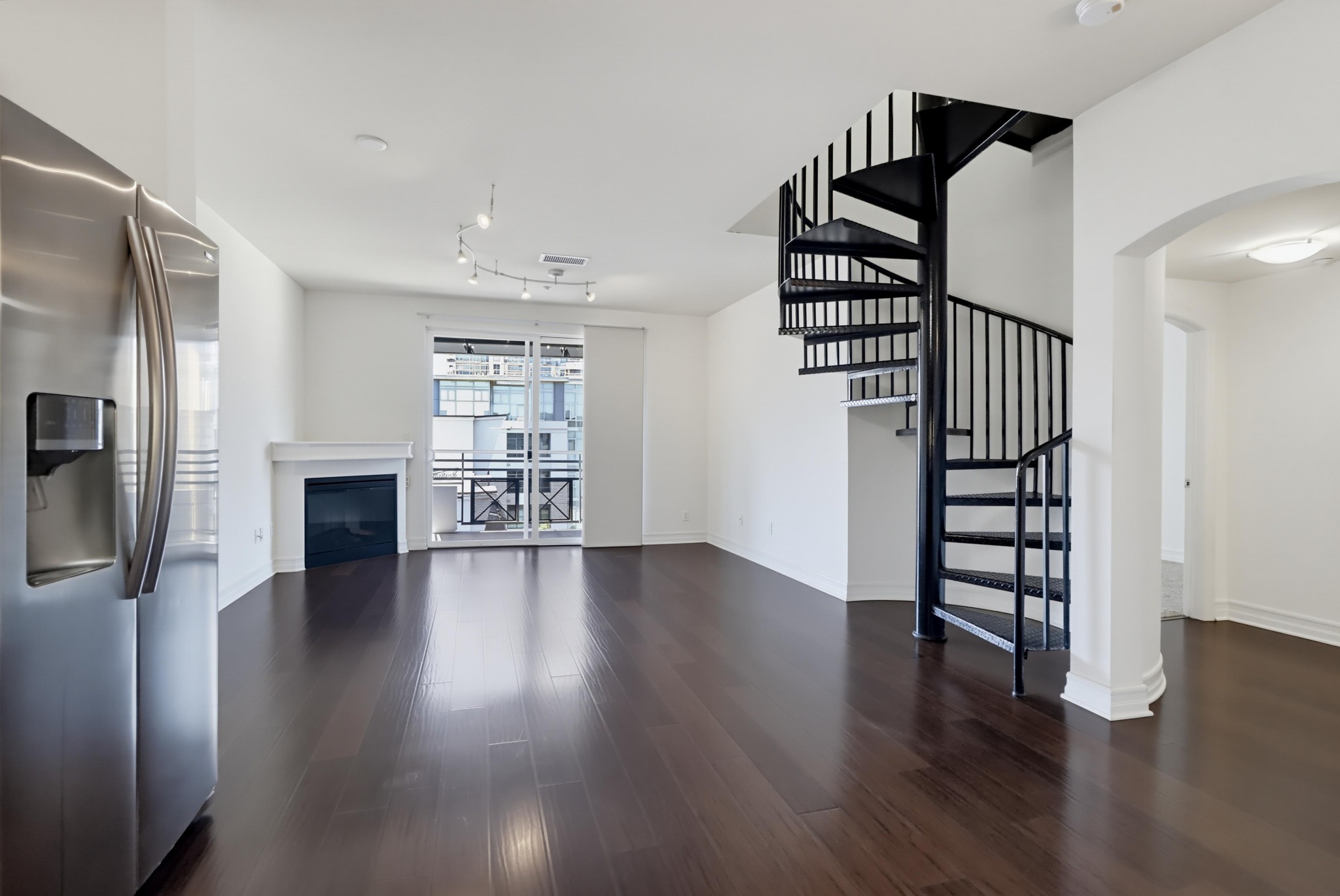 Virtual tour photo 18 of 48 for 550 Park Blvd