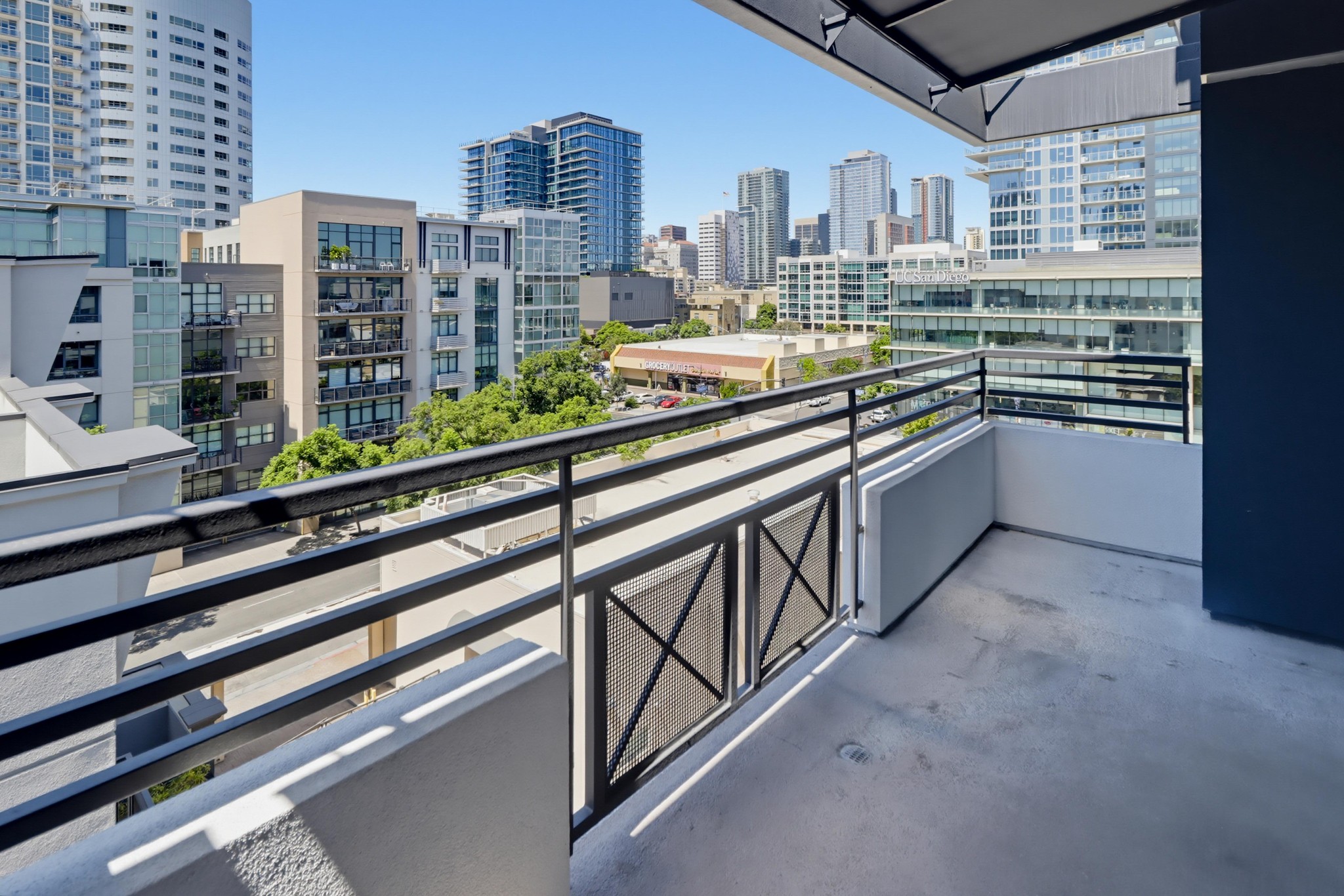 Virtual tour photo 31 of 48 for 550 Park Blvd