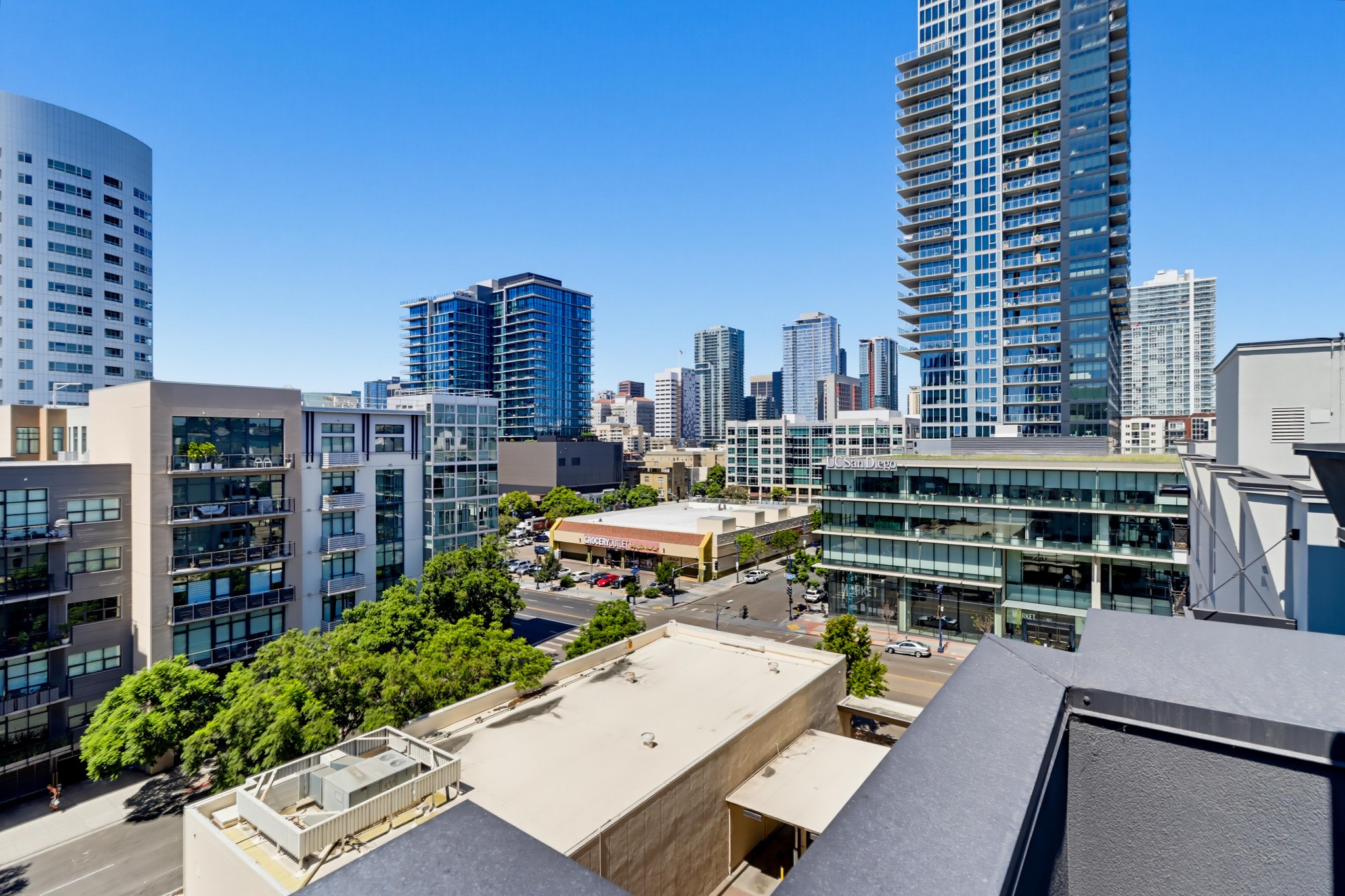 Virtual tour photo 41 of 48 for 550 Park Blvd