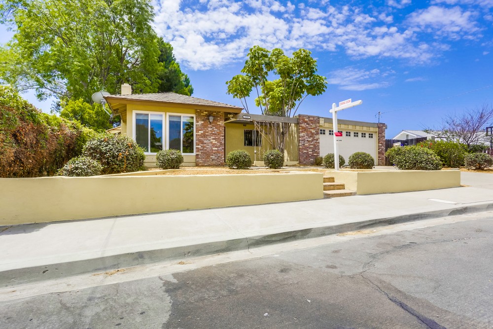 Virtual tour photo 3 of 54 for 5509 Red River Dr