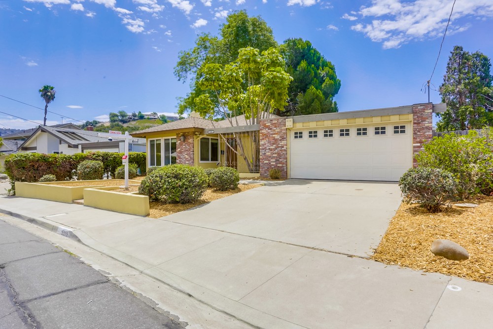 Virtual tour photo 4 of 54 for 5509 Red River Dr