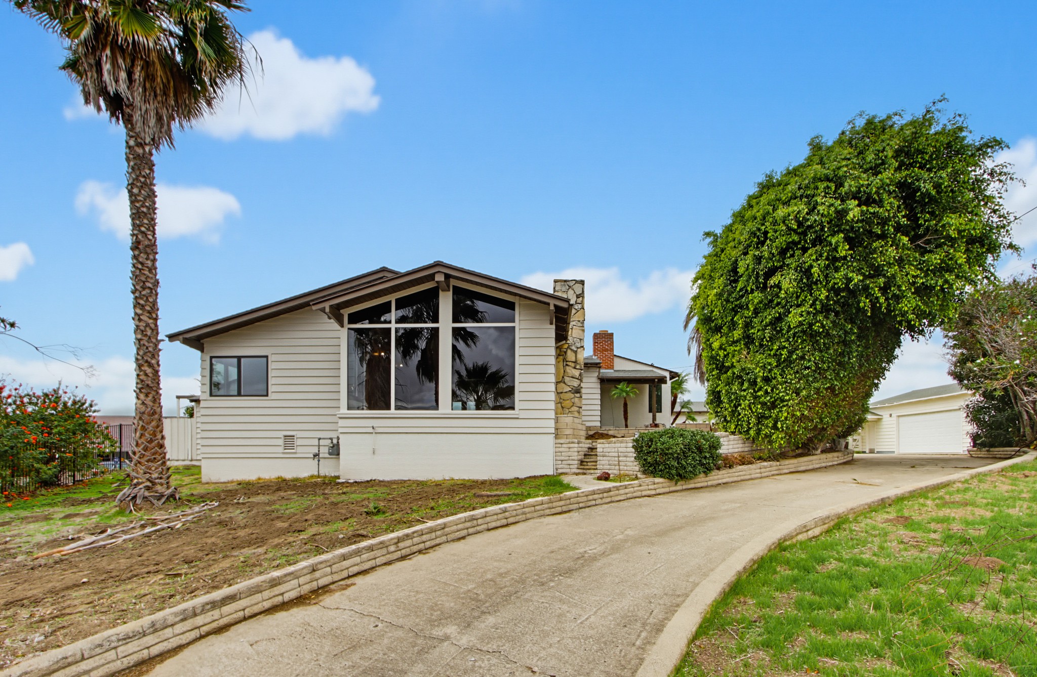 Virtual tour photo 1 of 73 for 551 Crouch St