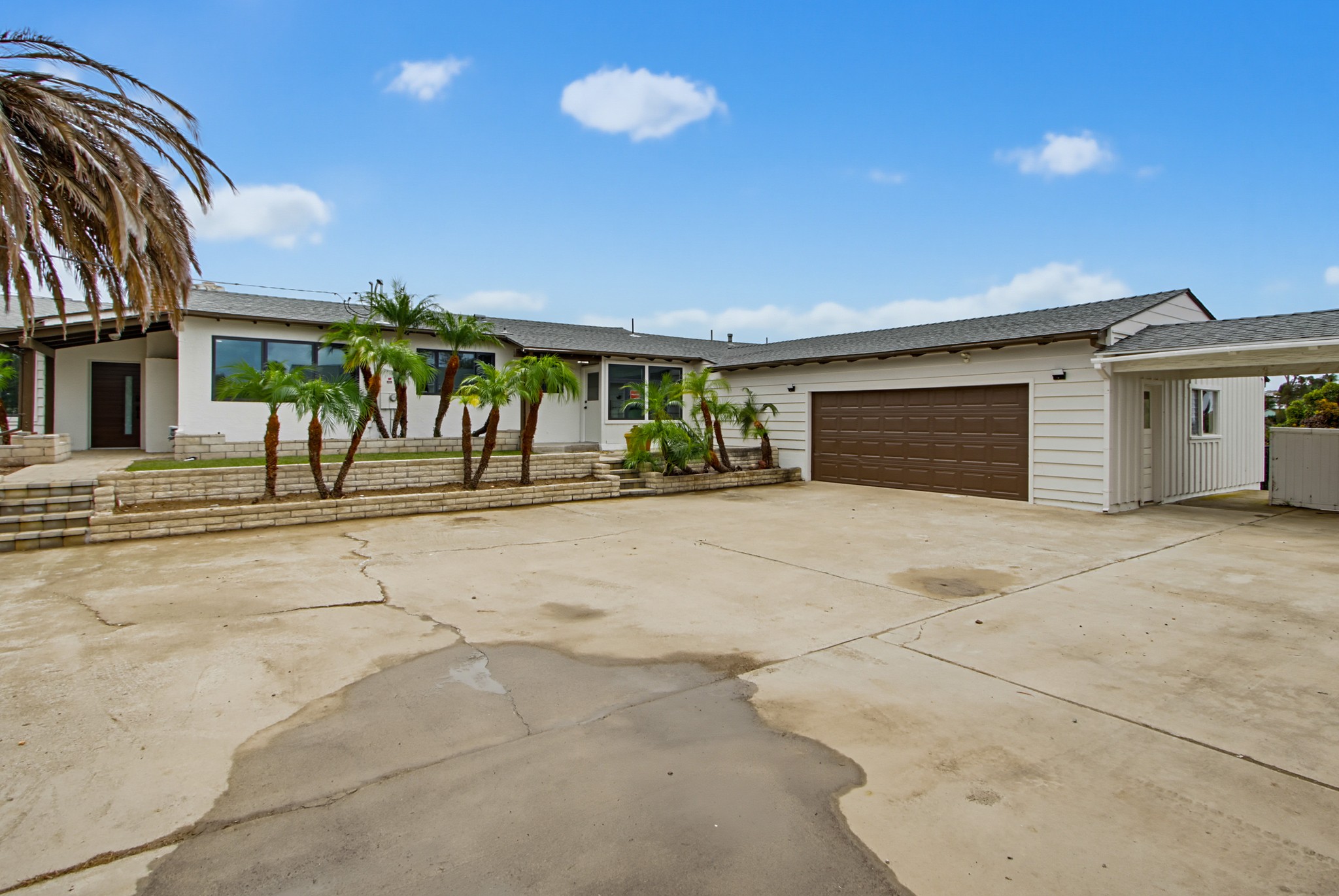 Virtual tour photo 7 of 73 for 551 Crouch St
