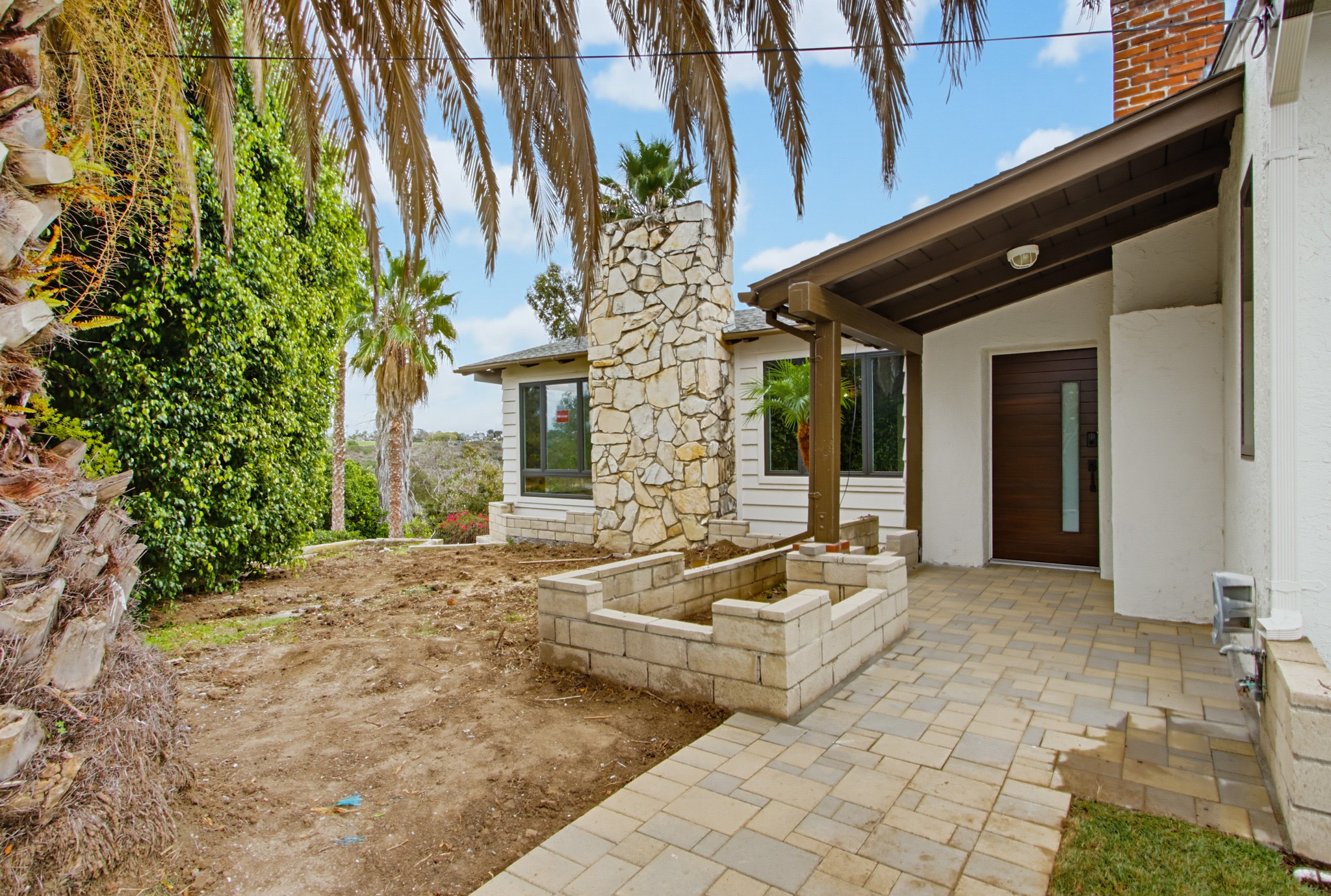 Virtual tour photo 9 of 73 for 551 Crouch St