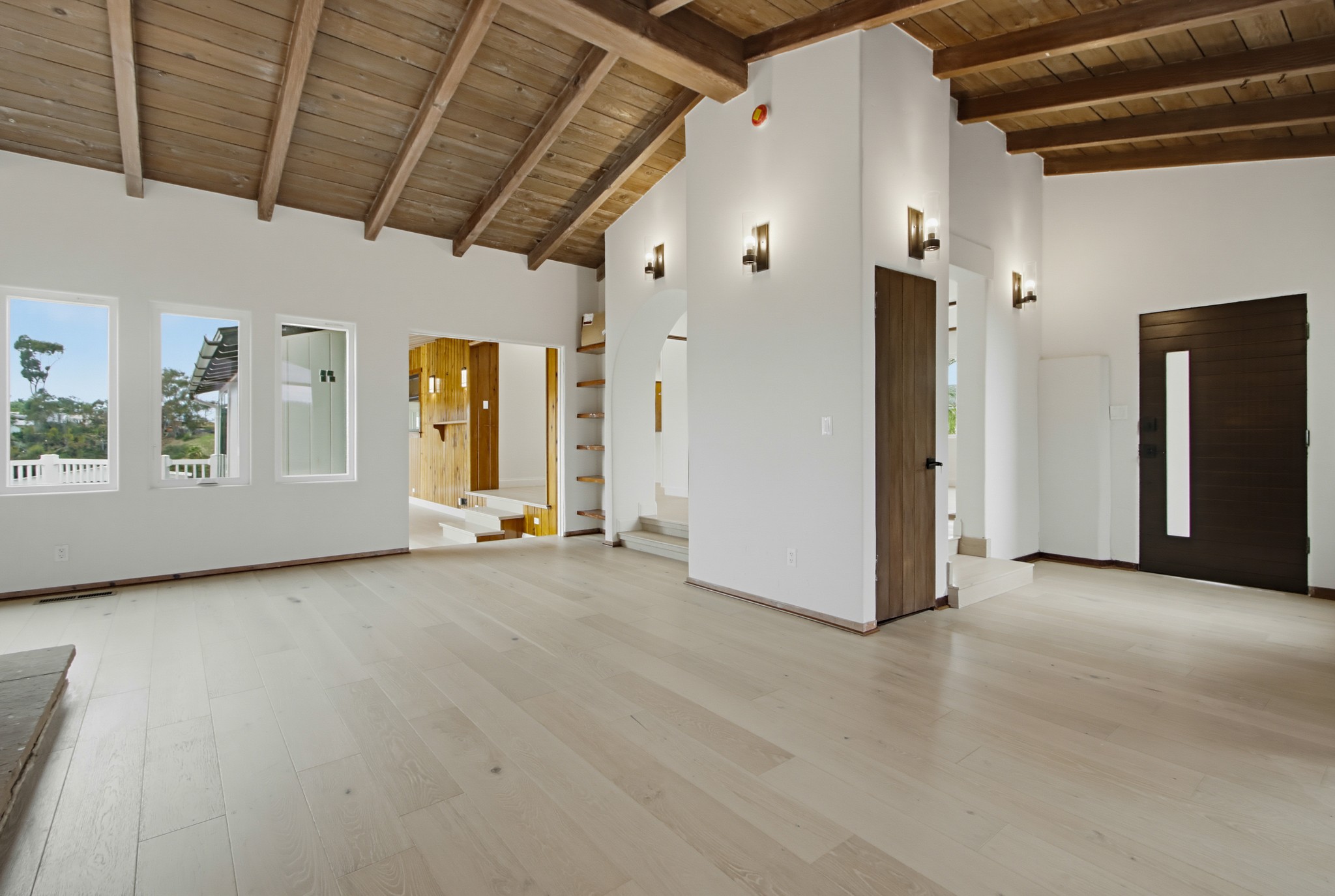 Virtual tour photo 11 of 73 for 551 Crouch St