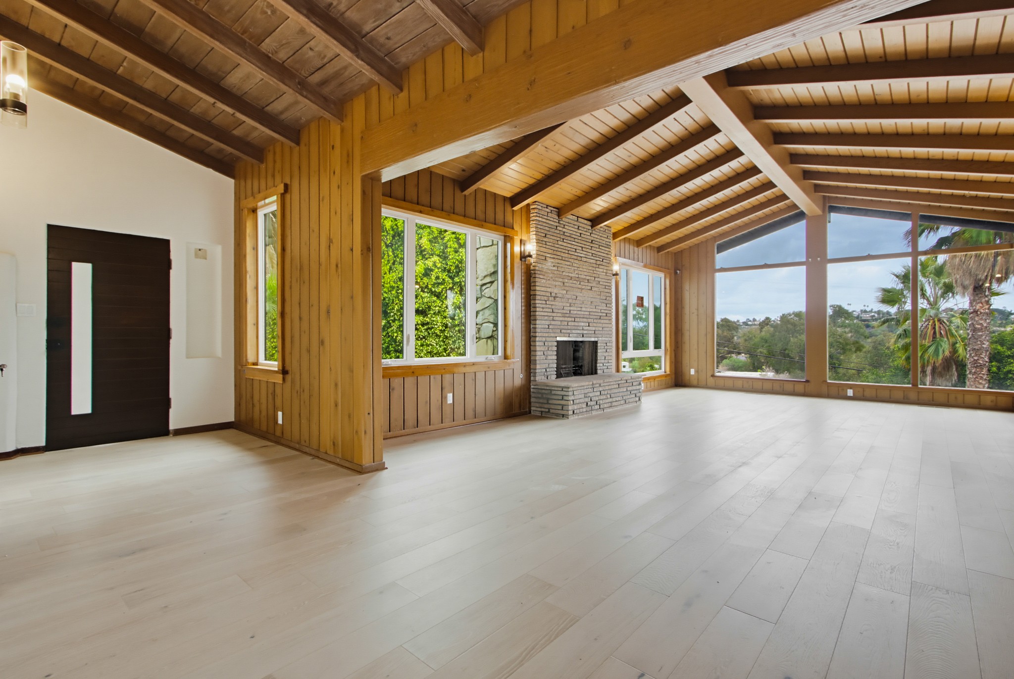 Virtual tour photo 15 of 73 for 551 Crouch St