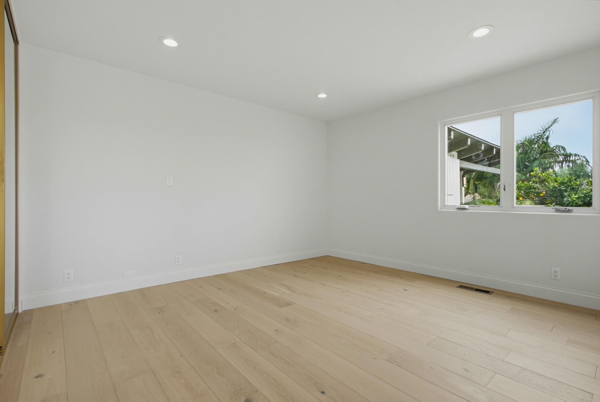 Virtual tour photo 37 of 73 for 551 Crouch St