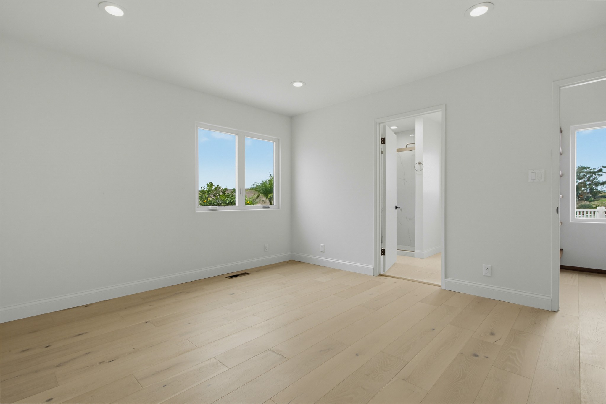 Virtual tour photo 38 of 73 for 551 Crouch St