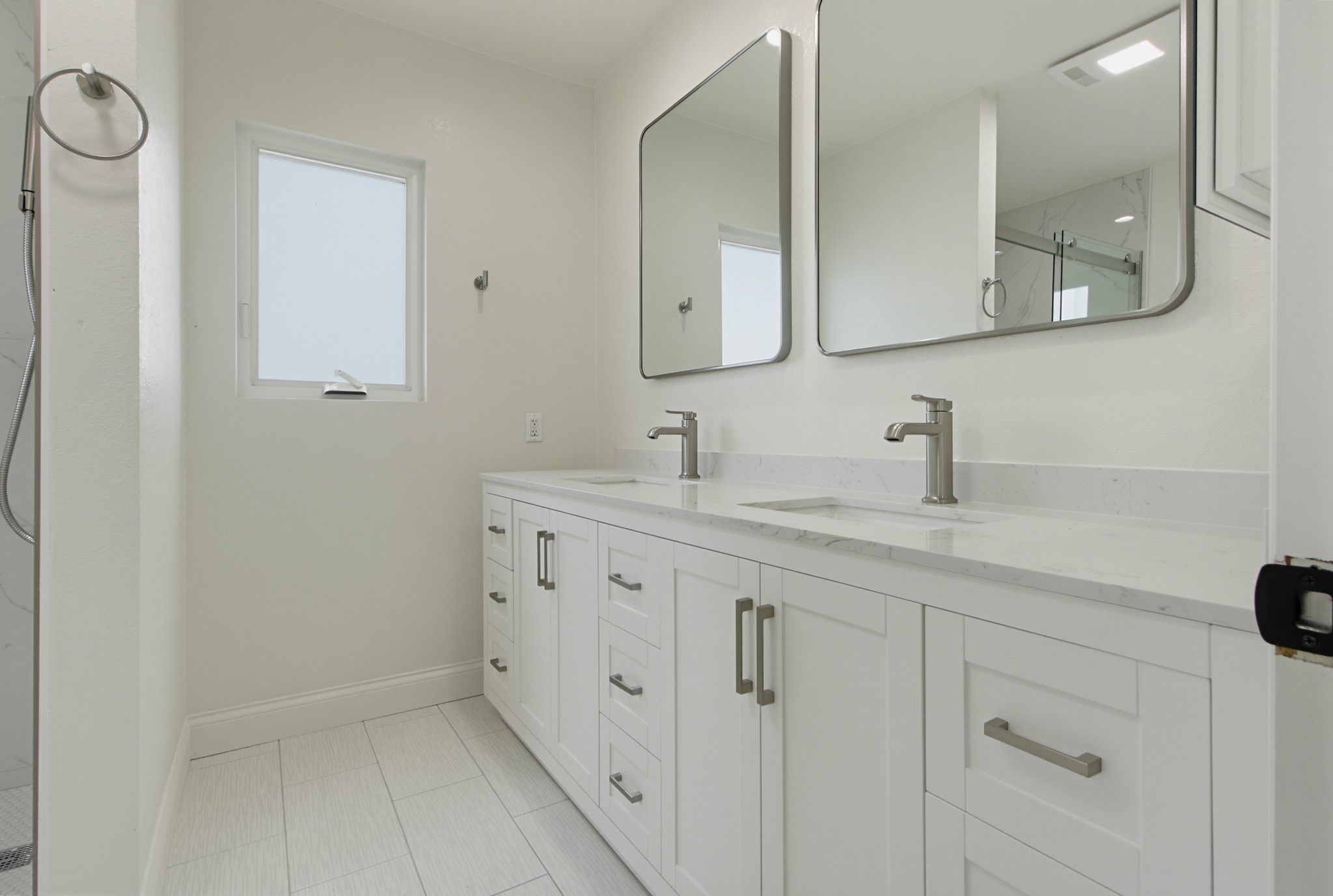 Virtual tour photo 40 of 73 for 551 Crouch St