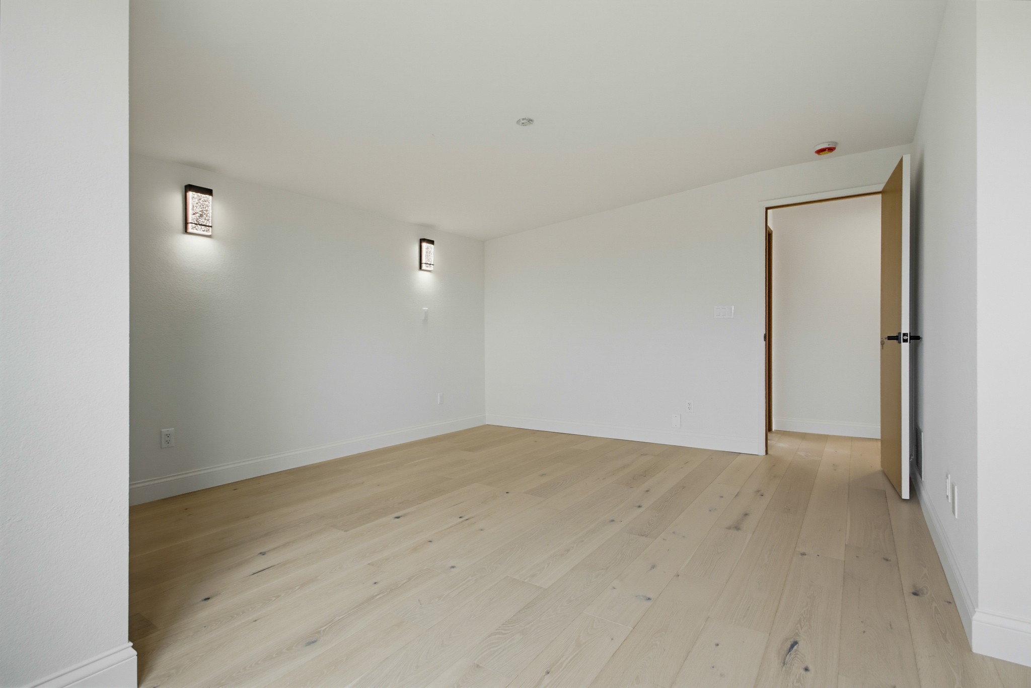 Virtual tour photo 44 of 73 for 551 Crouch St