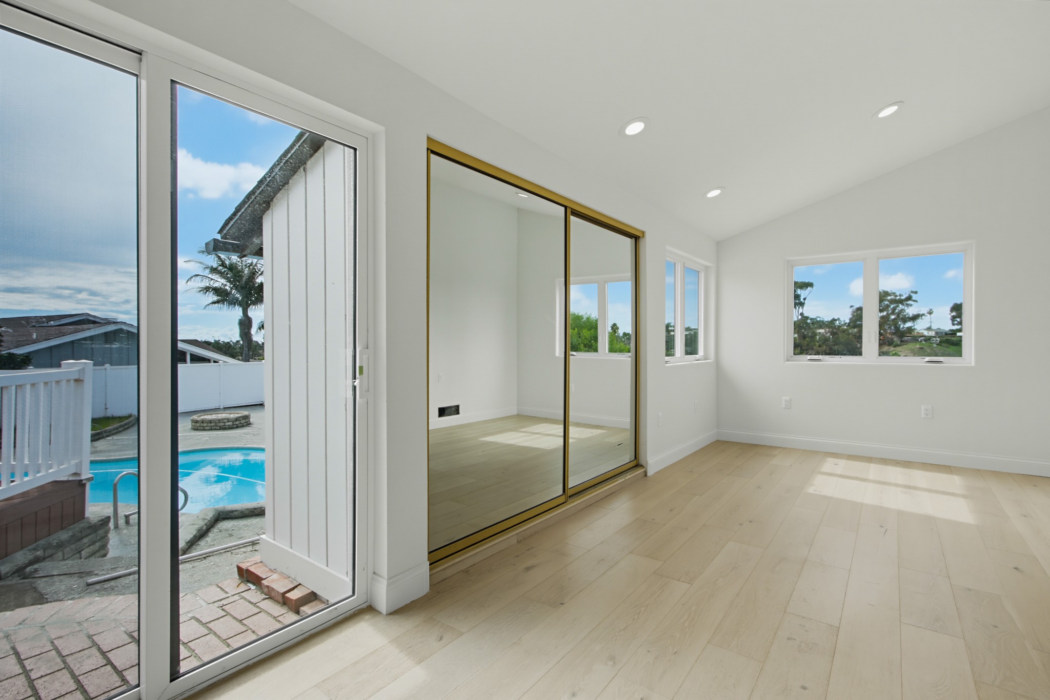 Virtual tour photo 46 of 73 for 551 Crouch St