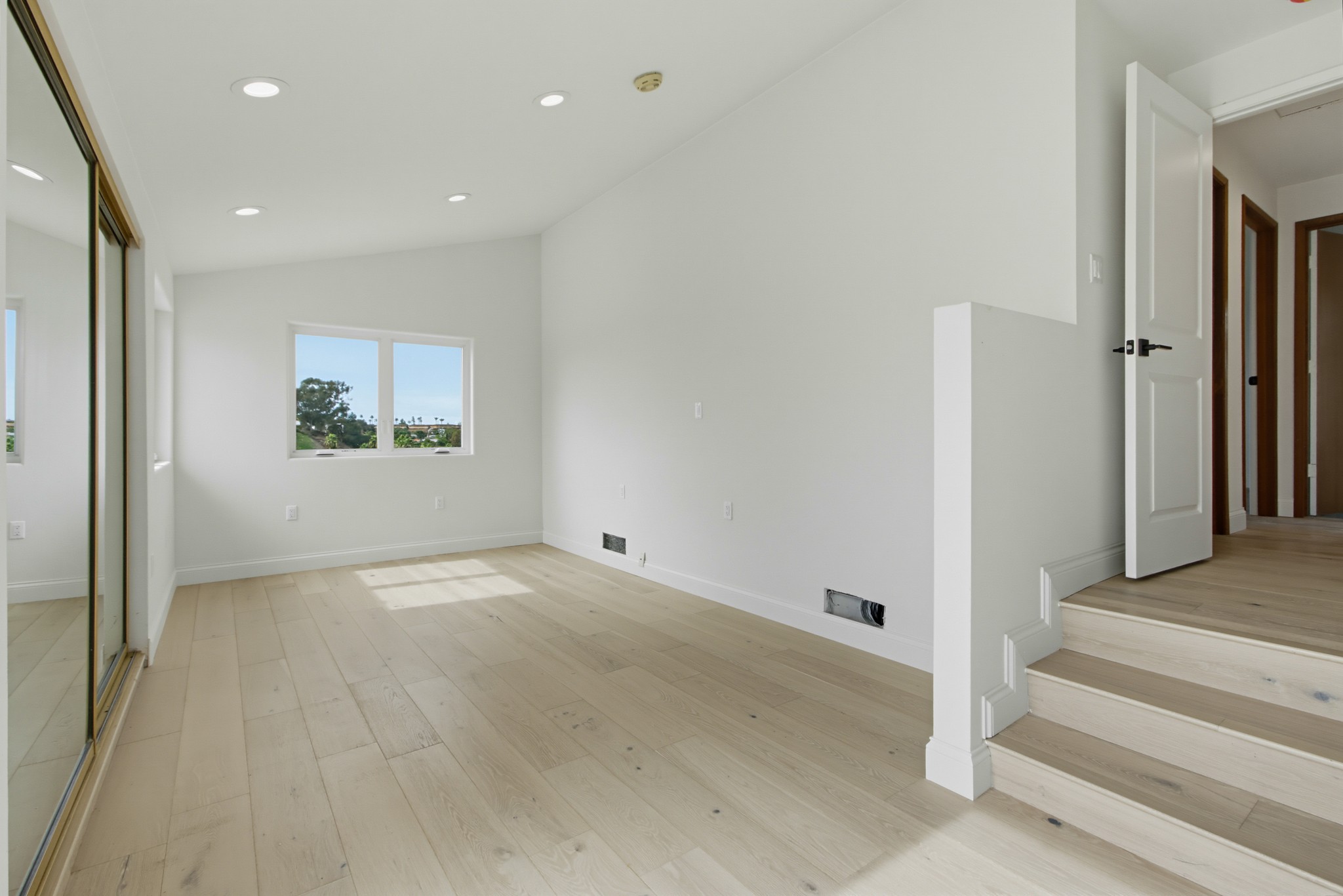 Virtual tour photo 47 of 73 for 551 Crouch St