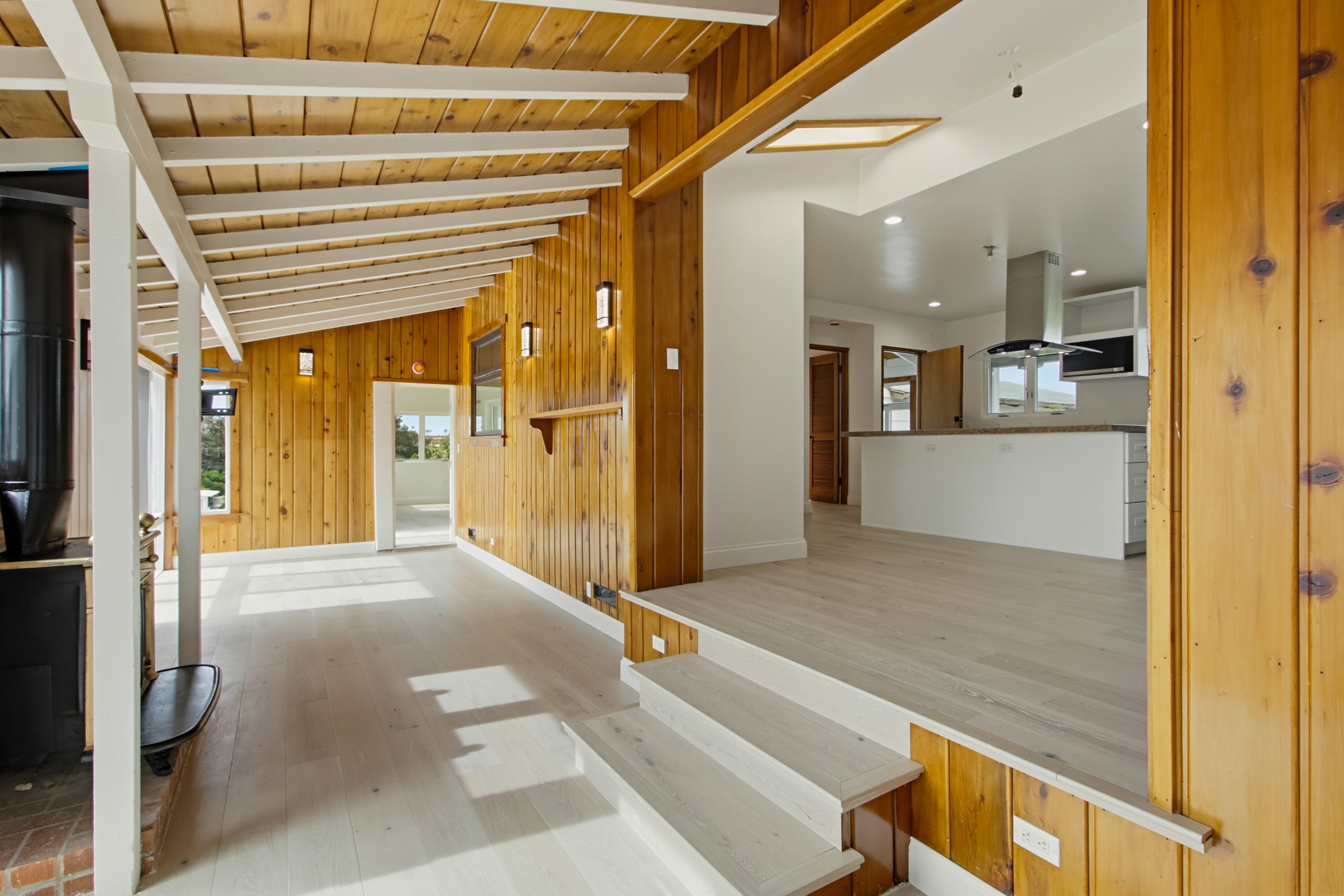 Virtual tour photo 54 of 73 for 551 Crouch St