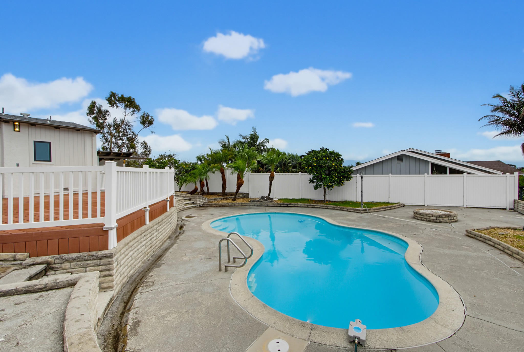 Virtual tour photo 66 of 73 for 551 Crouch St