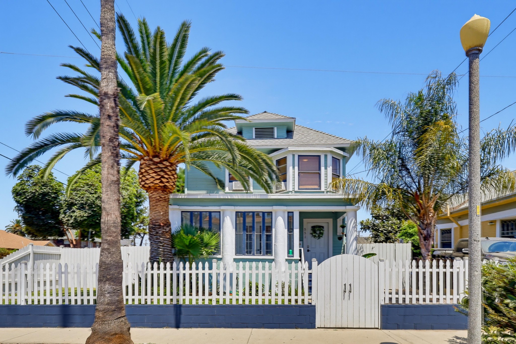 Virtual tour photo 1 of 67 for 551 W 8th St